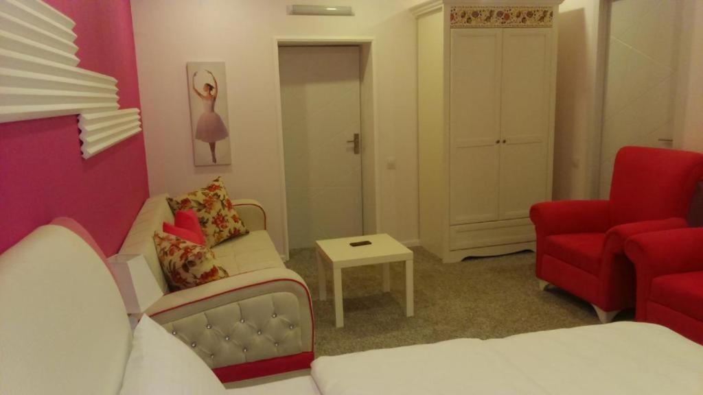 Hotel Lilo Near Airport Tiflis Dış mekan fotoğraf