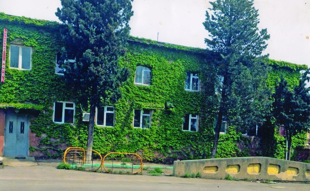 Hotel Lilo Near Airport Tiflis Dış mekan fotoğraf