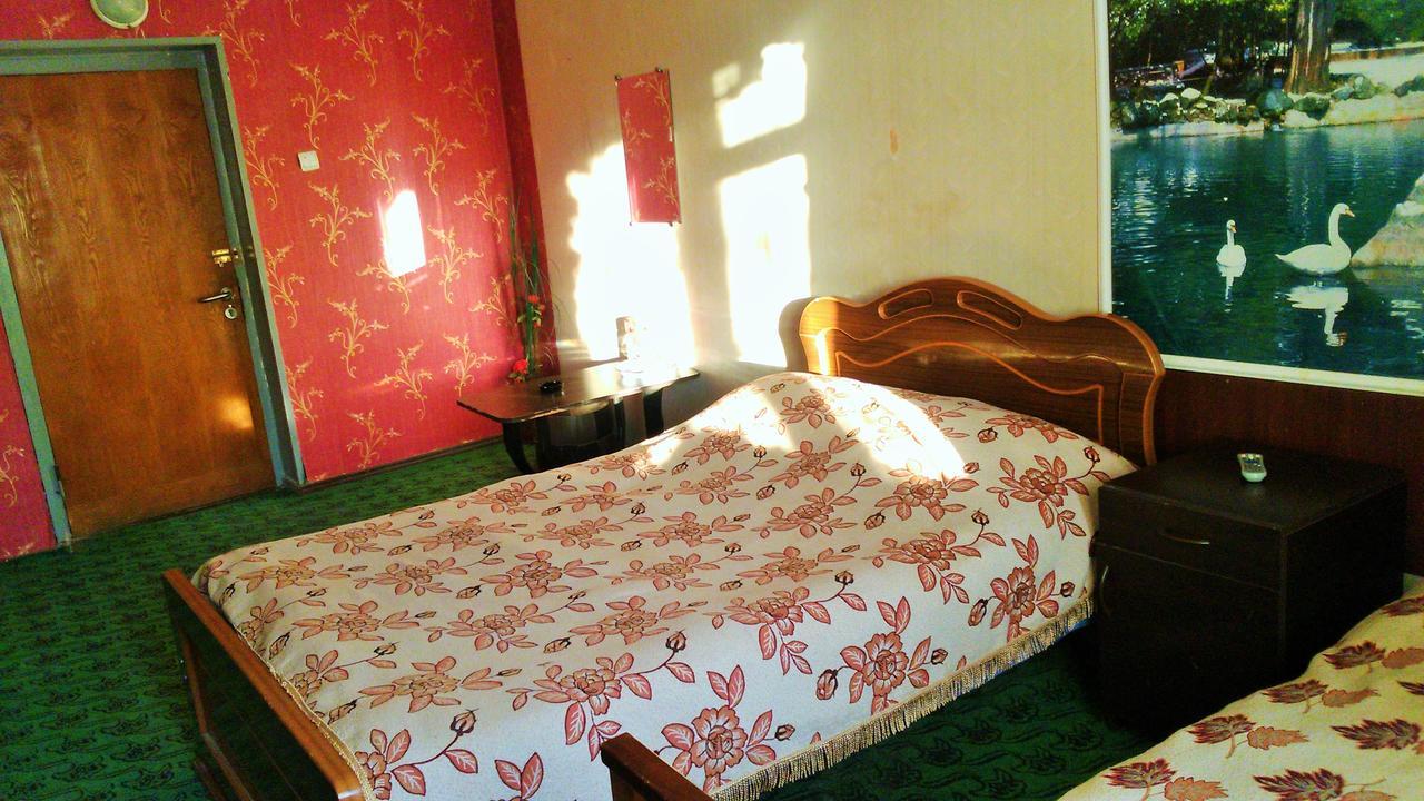 Hotel Lilo Near Airport Tiflis Dış mekan fotoğraf